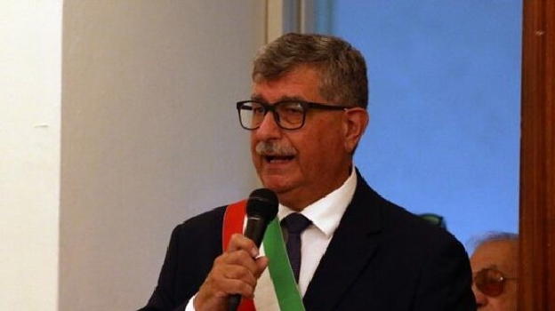 Morto il sindaco di San Nicandro Garganico: era in terapia intensiva a causa del Covid-19