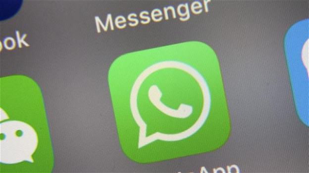 WhatsApp: ufficiale il rinvio delle nuove policy, lavori in corso sugli stickers