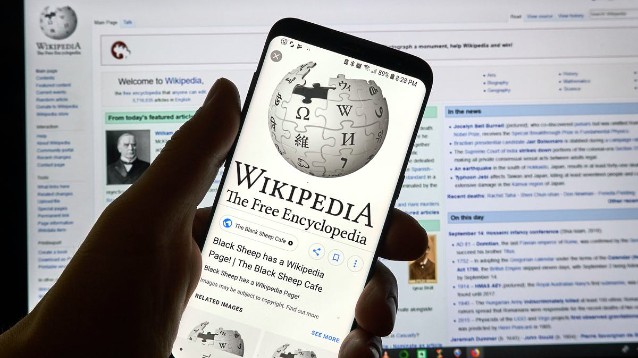 Wikipedia, l'enciclopedia digitale più famosa al mondo, compie vent'anni