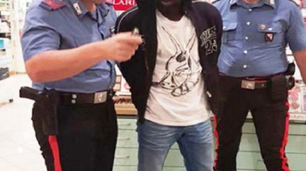Catanzaro, arrestato 26enne marocchino: ha stuprato una 22enne per 2 volte in una sera