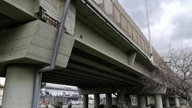 Paura per un viadotto a Brindisi: crepe sulla struttura e calcinacci staccati, intervento dei tecnici Anas