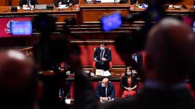 Crisi di Governo: Giuseppe Conte ottiene la maggioranza relativa con 156 "sì". IV si astiene, FI espelle due membri