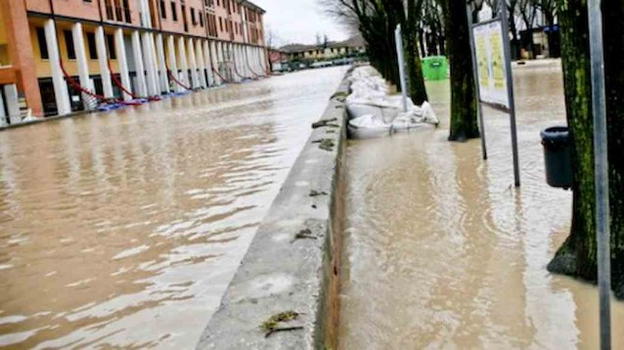 Tempesta "Cristoph" si abbatte sul Regno Unito: 2.000 persone evacuate a Manchester