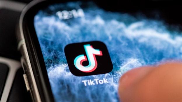 Morte bimba dopo challenge sui social: Garante della Privacy blocca TikTok