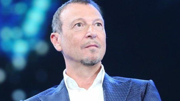 Sanremo 2021, l’ultimatum di Amadeus: "O in sicurezza o tutto rimandato al 2022"