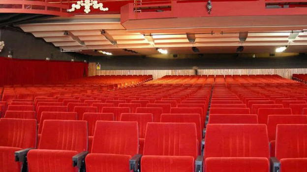 Sanremo 2021, nel pubblico figuranti pagati dalla Rai