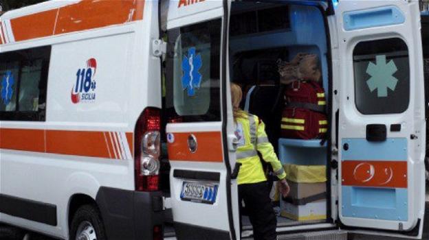 Milano, bimbo di 9 anni travolto e trascinato da un furgone con conducente in fuga: è grave