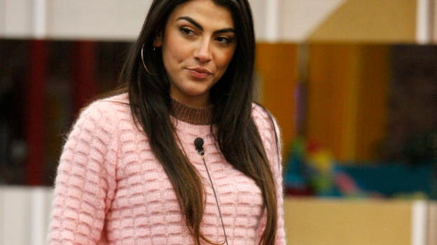GF Vip, la zia di Pierpaolo Pretelli contro Giulia Salemi: spunta una bambola voodoo