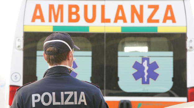 Carmagnola, uccide moglie e figlio di 5 anni, poi tenta il suicidio: la donna voleva lasciarlo