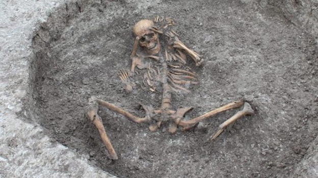 Inghilterra: 26 vittime di sacrifici umani trovate durante uno scavo archeologico