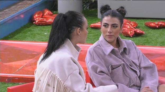 GF Vip, Giulia Salemi a Rosalinda Cannavò: "hai la faccia da tr…"