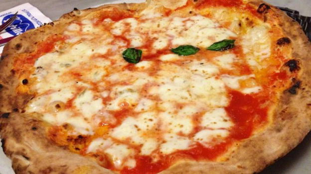 In attesa del Mondiale dei pizzaioli, curiosità e storia sulla pizza