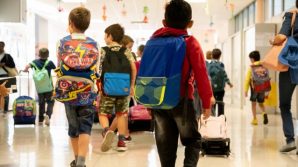 Bari, genitori positivi al Covid-19 mandano i figli a scuola ad Adelfia: preside presenta denuncia