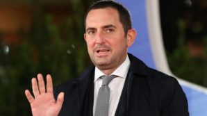 Vincenzo Spadafora saluta con una gaffe: