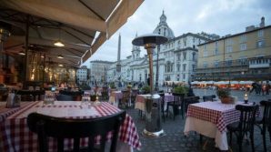 Covid-19, Cts smentisce apertura fino alle 22 di bar e ristoranti in zona gialla:
