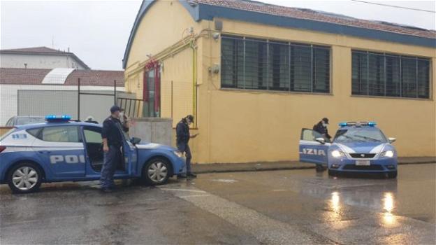 Organizzano festa abusiva in una cascina e arrivano i carabinieri: militari presi a bastonate
