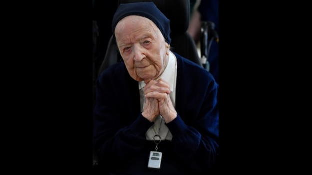 Tolone, suora di 116 anni sconfigge il Covid: è la più vecchia in Francia e in Europa