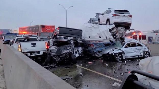 USA, maxi tamponamento tra 100 veicoli a Forth Worth: tre morti e decine di feriti