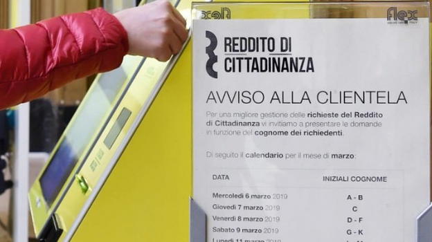 Reddito di cittadinanza 2021, pagamento del 15 e 27 febbraio, ecco a chi arriva in anticipo