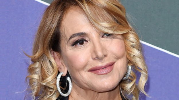 "Pomeriggio 5", Barbara D’Urso interviene sugli ultimi gossip e avverte i paparazzi: "Non c’è niente"