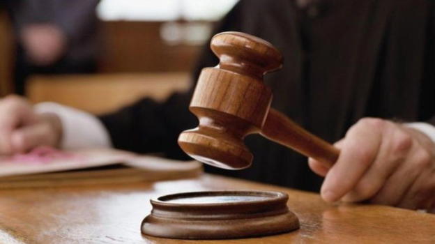 Bergamo, 58enne condannato a 2 anni e 4 mesi: ha fatto prostituire il cane dell’amico