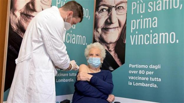 Milano: la senatrice a vita Liliana Segre si è vaccinata contro il Covid