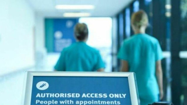 Muore a 19 anni dopo aver chiamato 25 volte lo studio medico: linea difettosa