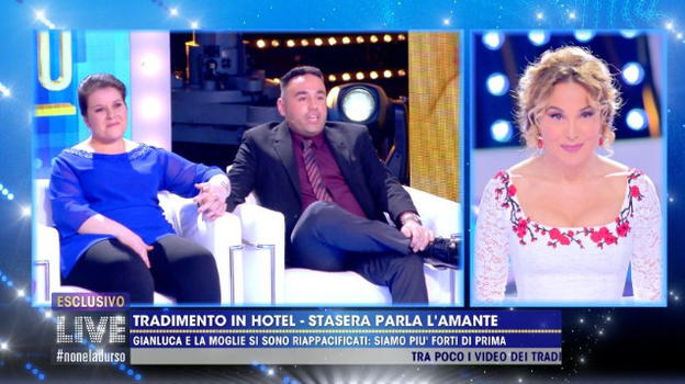 Live – Non è la D’Urso, la coppia dell’hotel Eufemia a sorpresa: "Aspettiamo un bambino"