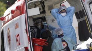 17enne nuota nell’oceano e viene punto da una cubomedusa: morto in ospedale