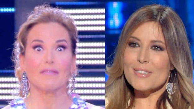 Selvaggia Lucarelli è una furia con Barbara D’Urso: al centro della bufera la foto indecente della Monsè con la figlia