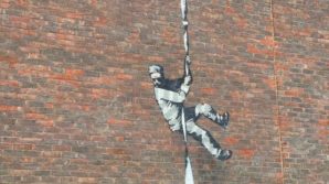E’ Oscar Wilde, il carcerato nel murale di Banksy