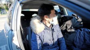 Vive e dorme in un’auto: Rachid sfrattato dal suo unico riparo nei giorni prima di Pasqua