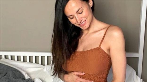 Michela Coppa è incinta, la showgirl dà l’annuncio su Instagram