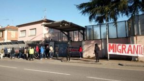 Centro migranti sovraffollato con oltre 200 ospiti: