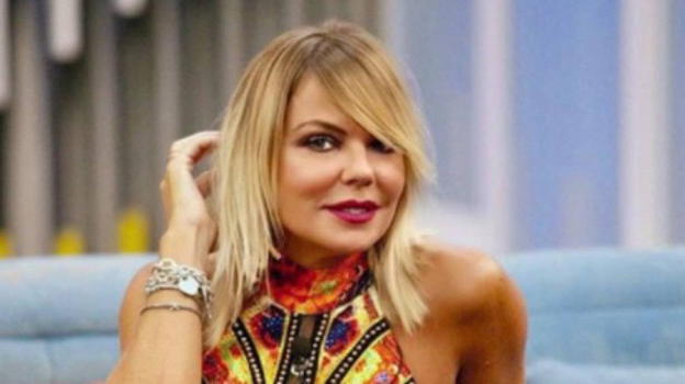 Matilde Brandi parla di alcuni naufraghi e si propone per far parte de "L’isola dei famosi": "Parteciperei volentieri"