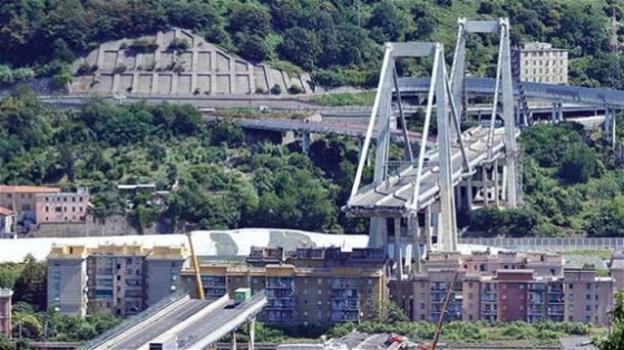 Crollo ponte Morandi, indagini chiuse: "In 51 anni mai rinforzati gli stralli della pila 9"