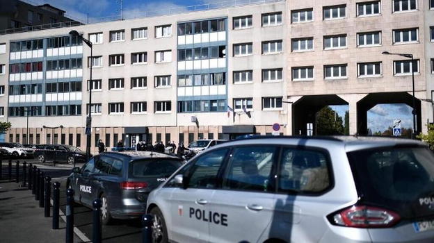 Attacco ad un commissariato di polizia in Francia: due morti