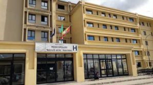 Nonna di 106 anni va a vaccinarsi da sola in ospedale