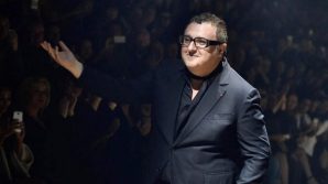 Addio allo stilista Alber Elbaz, morto a 59 anni per Covid