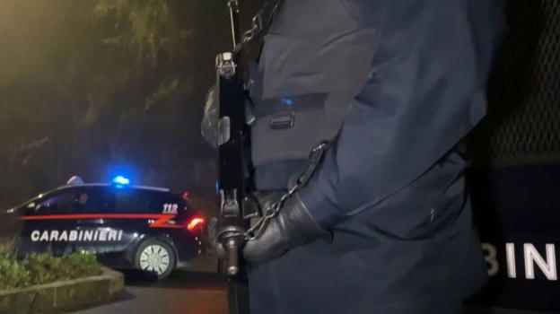Rapinano la gioielleria e il titolare spara: due morti in provincia di Cuneo