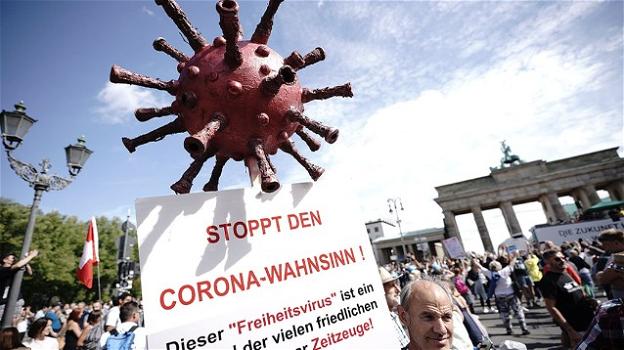 Germania: negazionisti del Covid messi sotto sorveglianza dai servizi segreti
