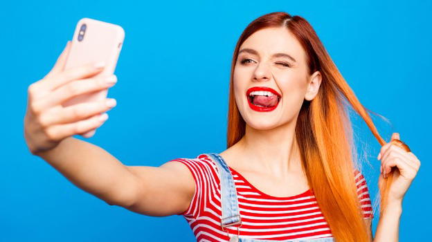 Indonesia: influencer rischiano la deportazione per un video con la mascherina finta