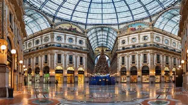 Il Comune di Milano annulla gli affitti dei negozi in Galleria e piazza Duomo