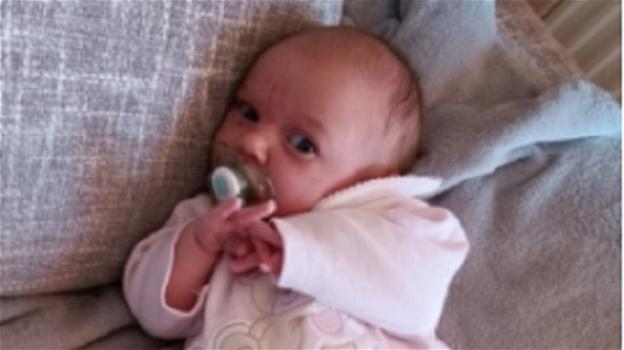 Neonata muore dopo 17 giorni dalla nascita: mamma e papà straziati dal dolore