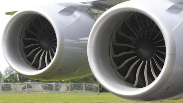 Cina, passeggero lancia monete nel motore dell’aereo: voleva benedire il viaggio