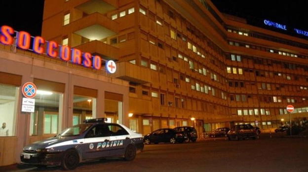 Dramma all’ospedale di Lecce: uomo si toglie la vita lanciandosi da una finestra
