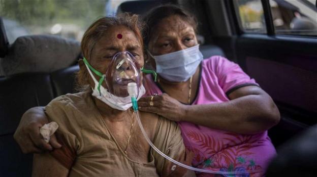 Manca l’ossigeno: 24 pazienti Covid morti in un ospedale indiano