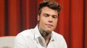 Fedez, lo scontro continua: