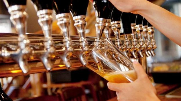 Manca la birra nei pub del Regno Unito, i produttori: "Non ce n’è abbastanza"