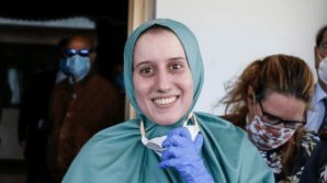 Silvia Romano oggi, la nuova vita della volontaria rapita in Kenya e convertita all’Islam